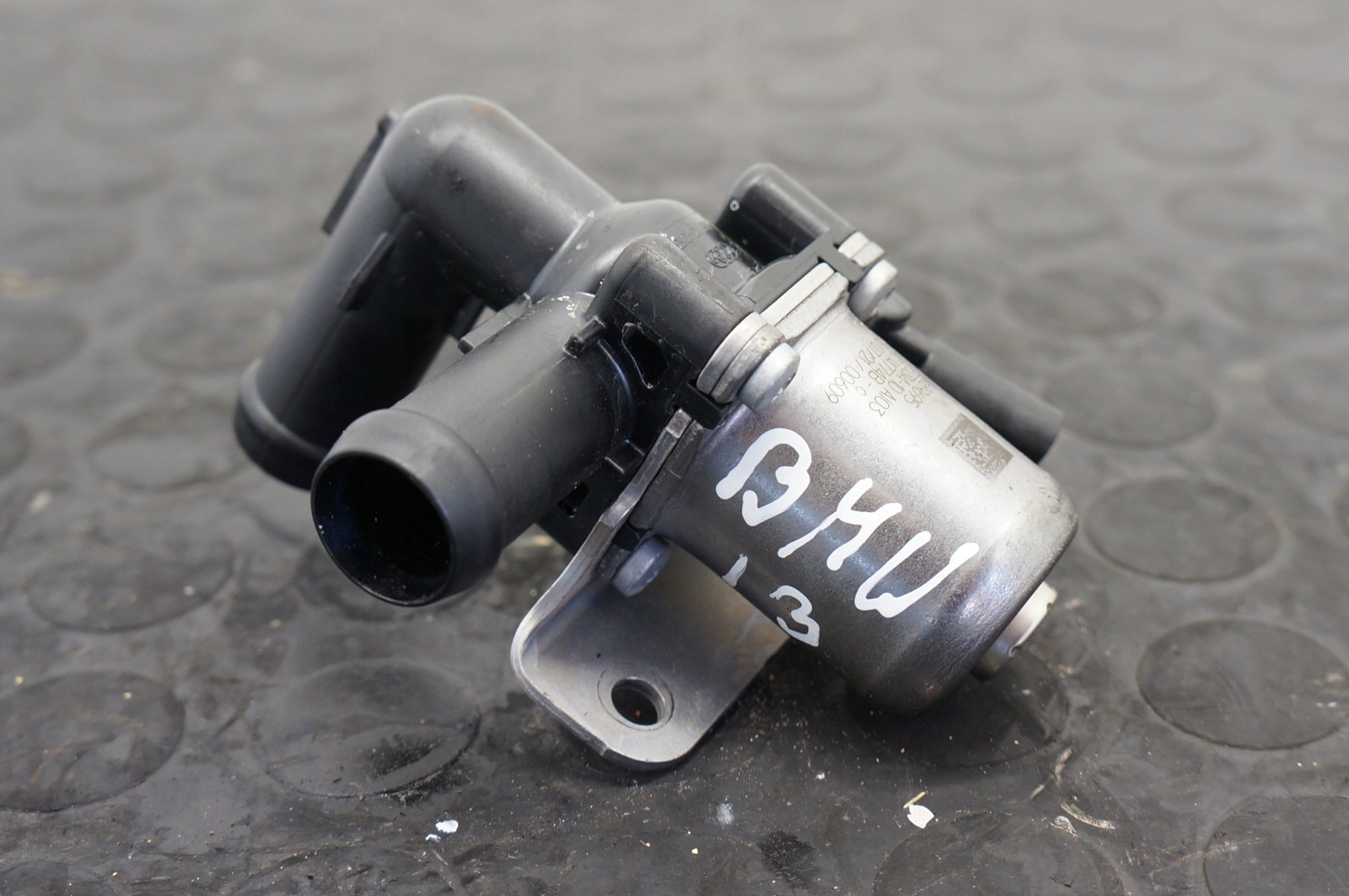 17848333941-69693550a2d4f ZAWÓR PŁYNU CHŁODZĄCEGO BMW I3 MINI IB1P25B 8689695