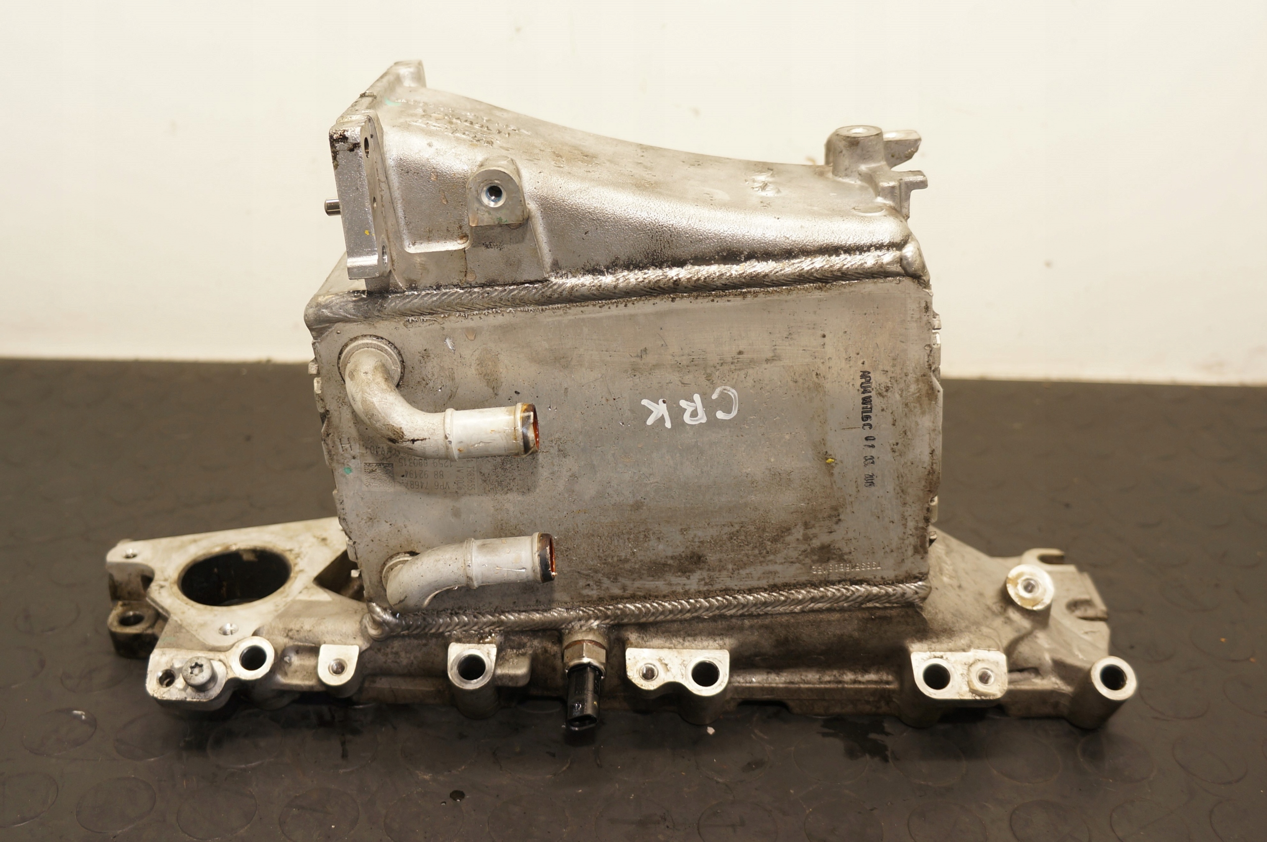 KOLEKTOR SSĄCY VW GOLF T-ROC SEAT LEON AUDI A3 1,6TDI 04L129766AC