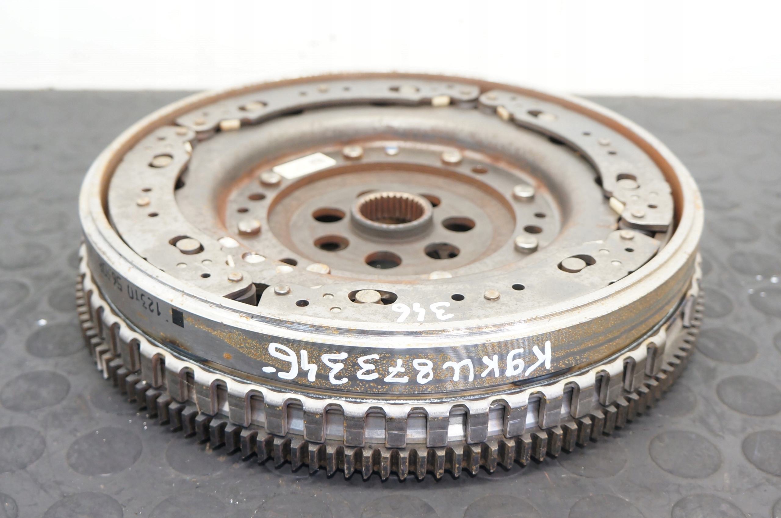 KOŁO DWUMASOWE RENAULT MEGANE IV TALISMAN CLIO 1,5BLUE DCI 123105630R