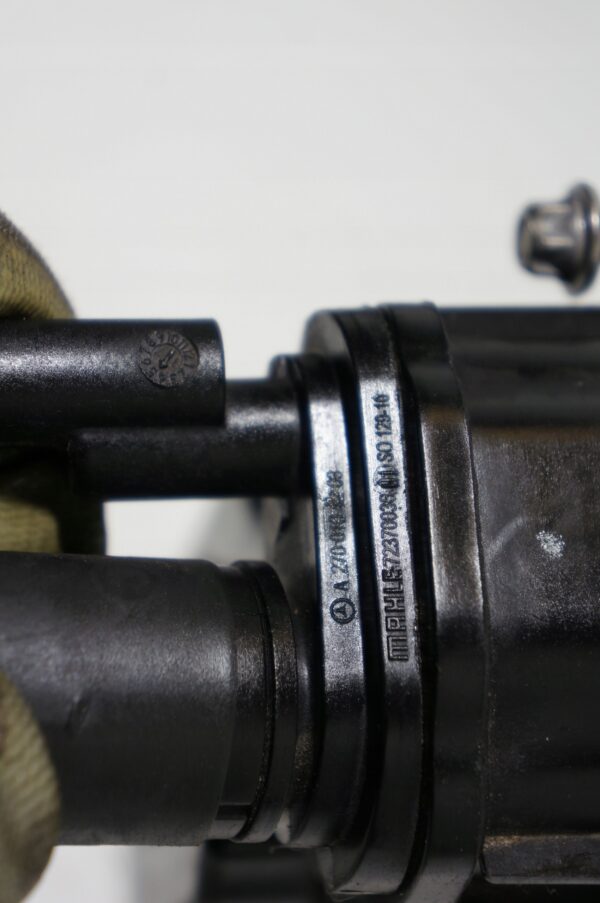 SEPARATOR OLEJU ODMA MERCEDES W205 2,0 CGI A2700104203