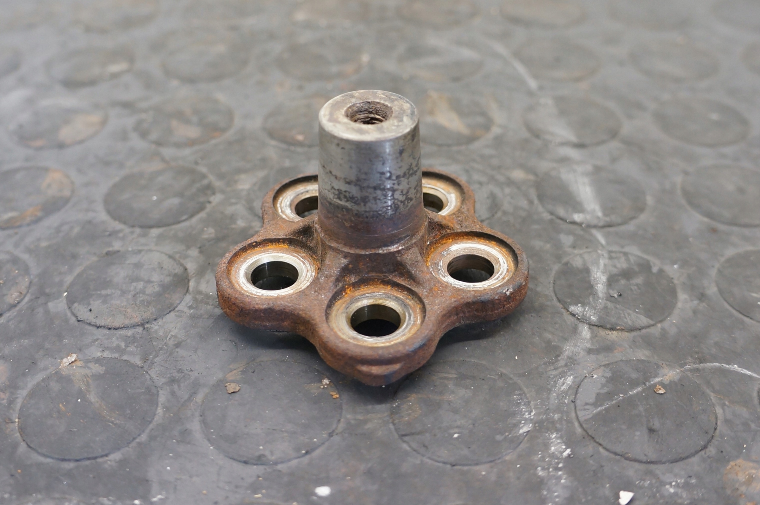 FLANSZA WAŁU AIXAM MICROCAR KUBOTA 0.4D Z402