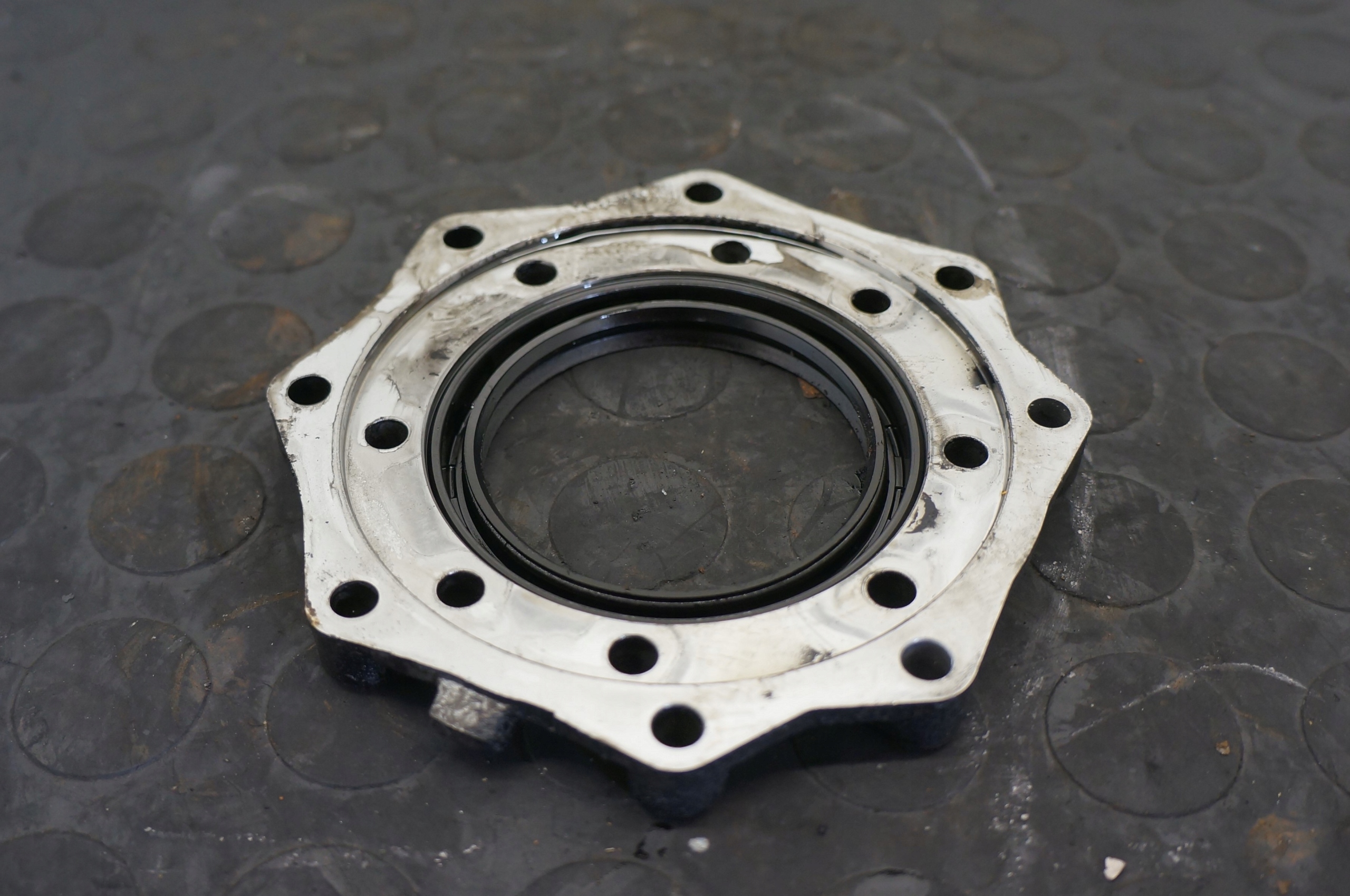 USZCZELNIACZ WAŁU AIXAM MICROCAR KUBOTA 0.4D Z402