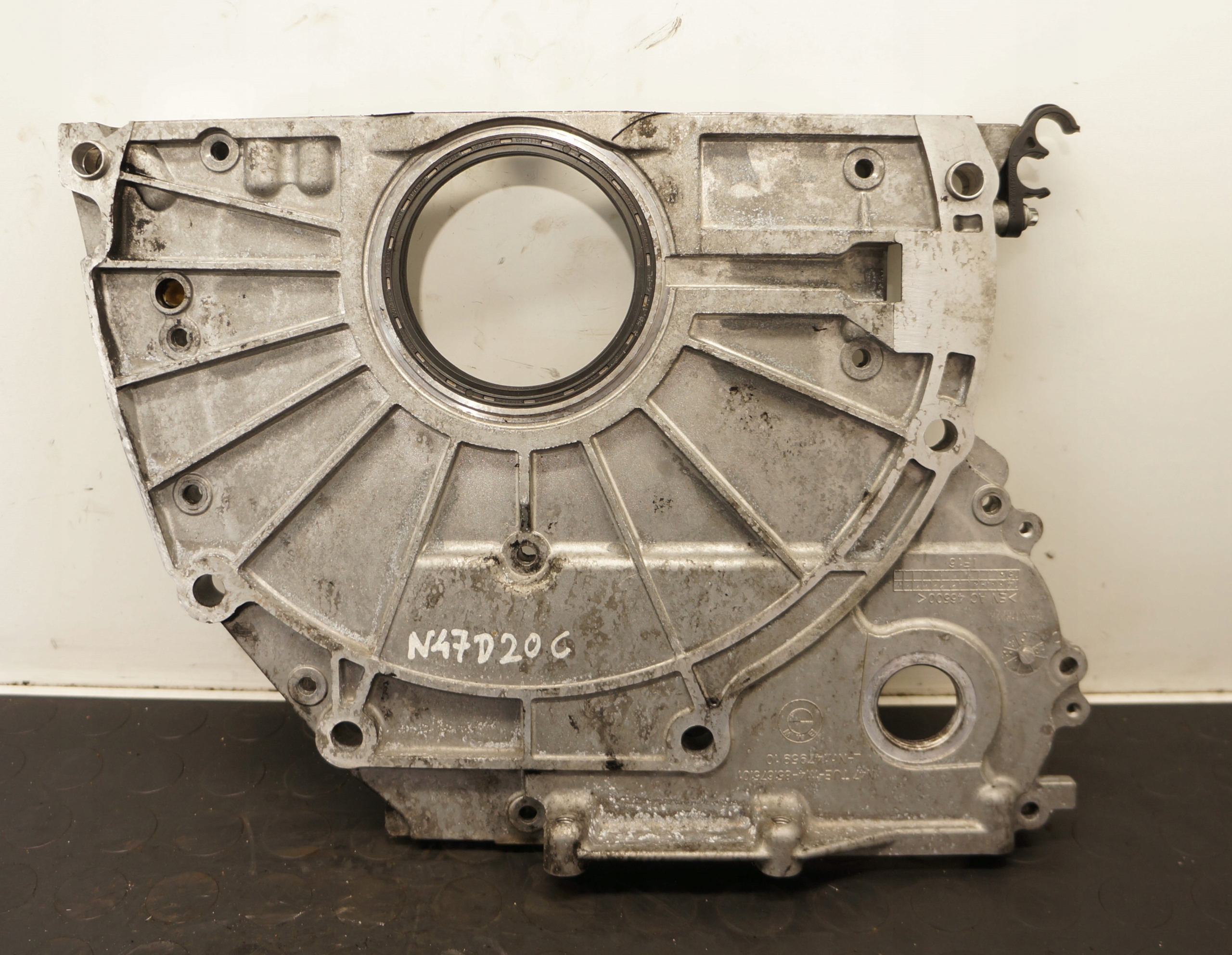 17895000722-69691a063fa1f POKRYWA OBUDOWA ROZRZĄDU BMW 1 F20 3 F 30 5 F10 2.0D 8516751