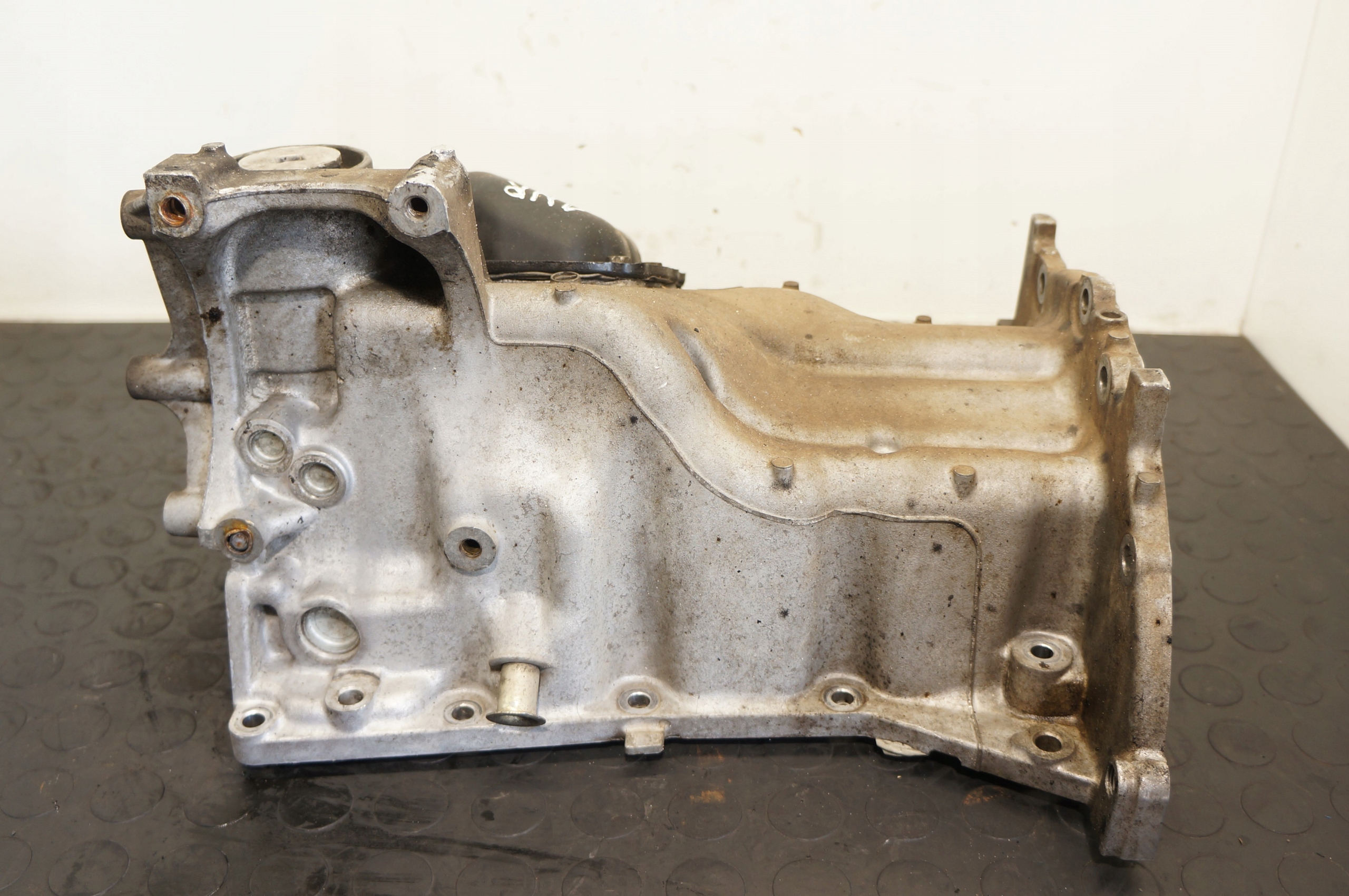 MISKA OLEJOWA TOYOTA AURIS COROLLA 1.33 1NR