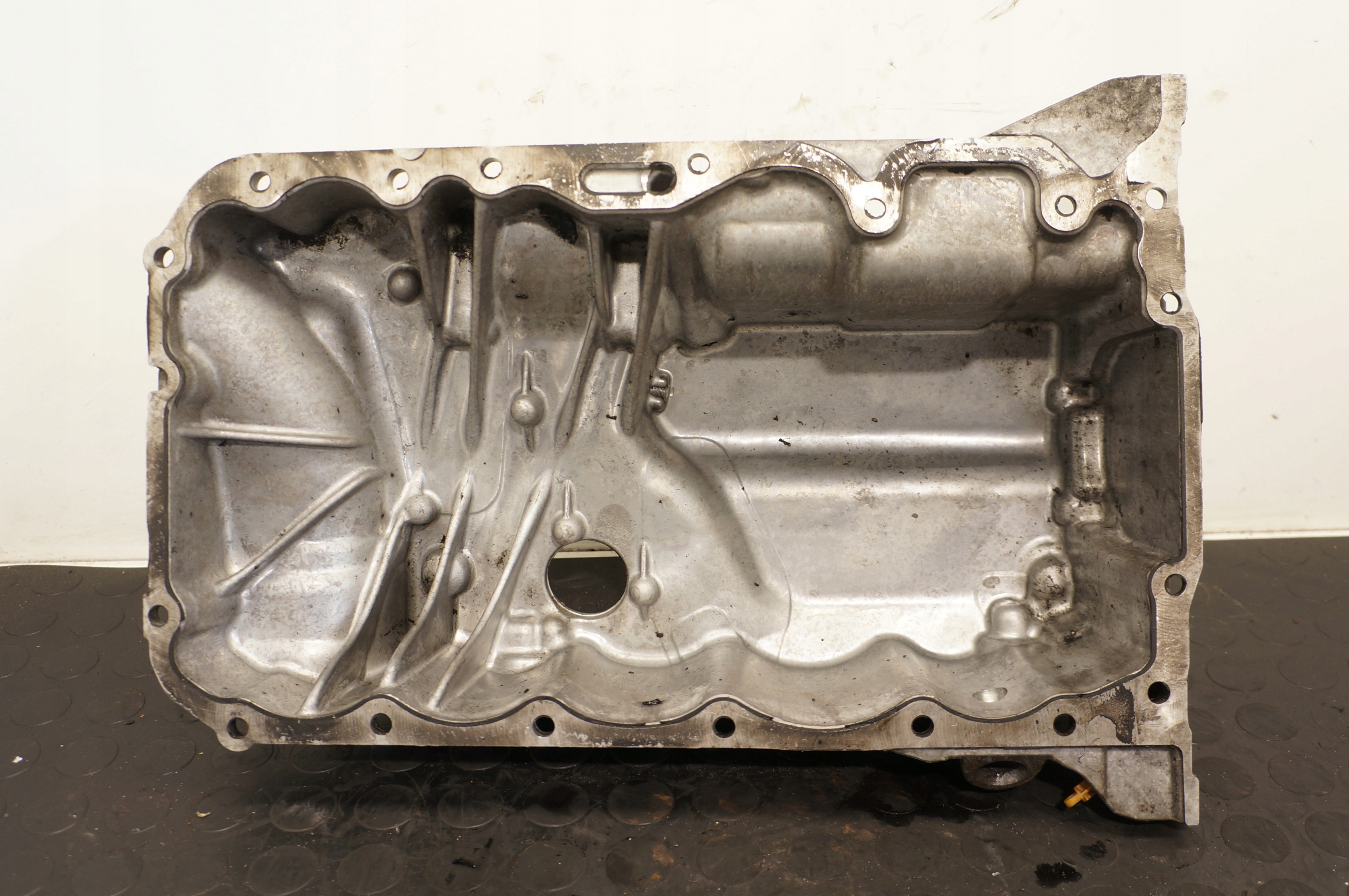 MISKA OLEJOWA BMW 1 2 3 4 5 X3 X4 MINI 2.0D 8590016