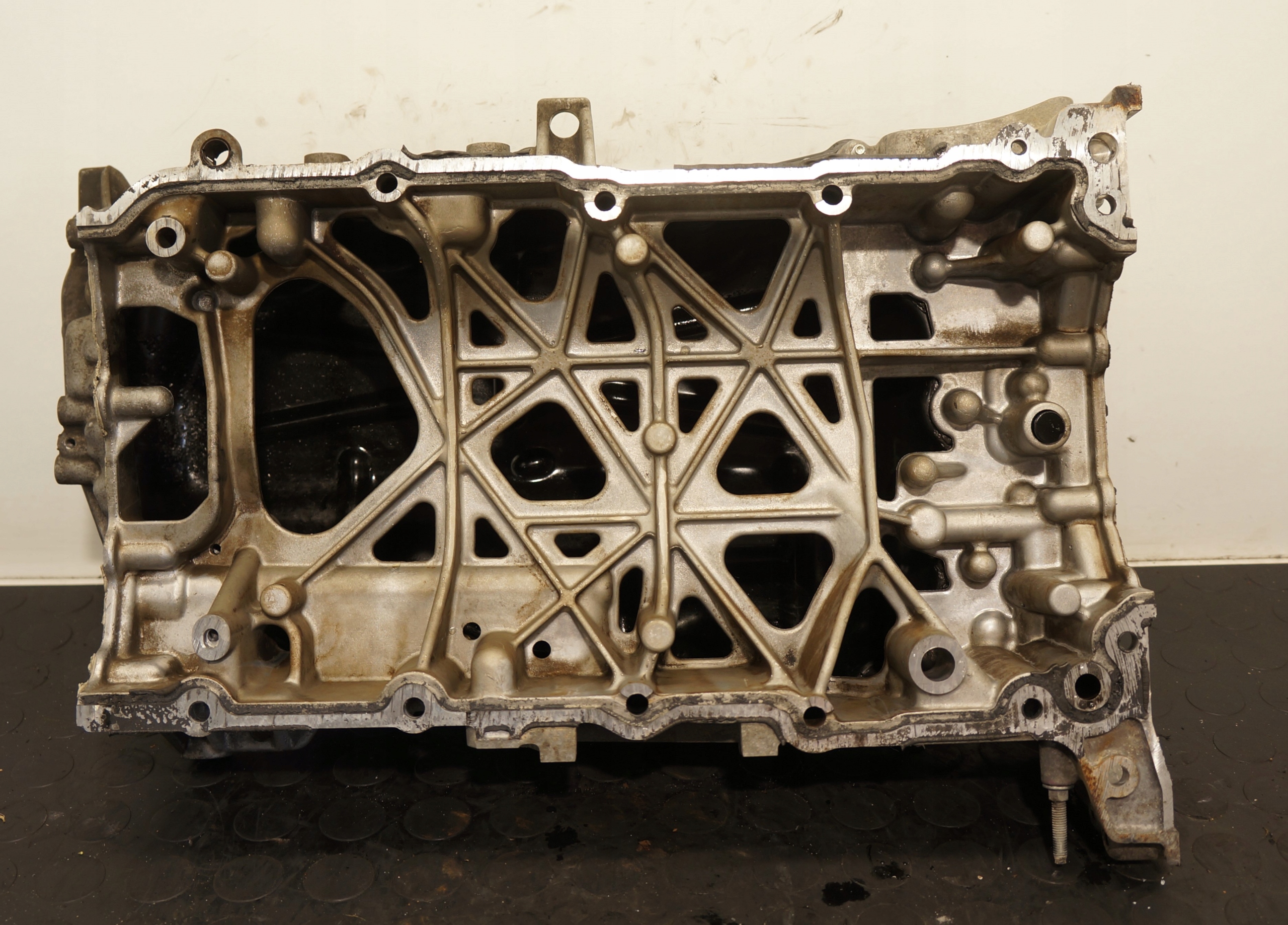 MISKA OLEJOWA FORD MONDEO TRANSIT 2.0 TDCI HG9Q-6U004-AA HG9Q-6675-AA