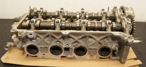 GŁOWICA WAŁKI TOYOTA YARIS III 1,5 HYBRID 1NZ X1NZ-P92