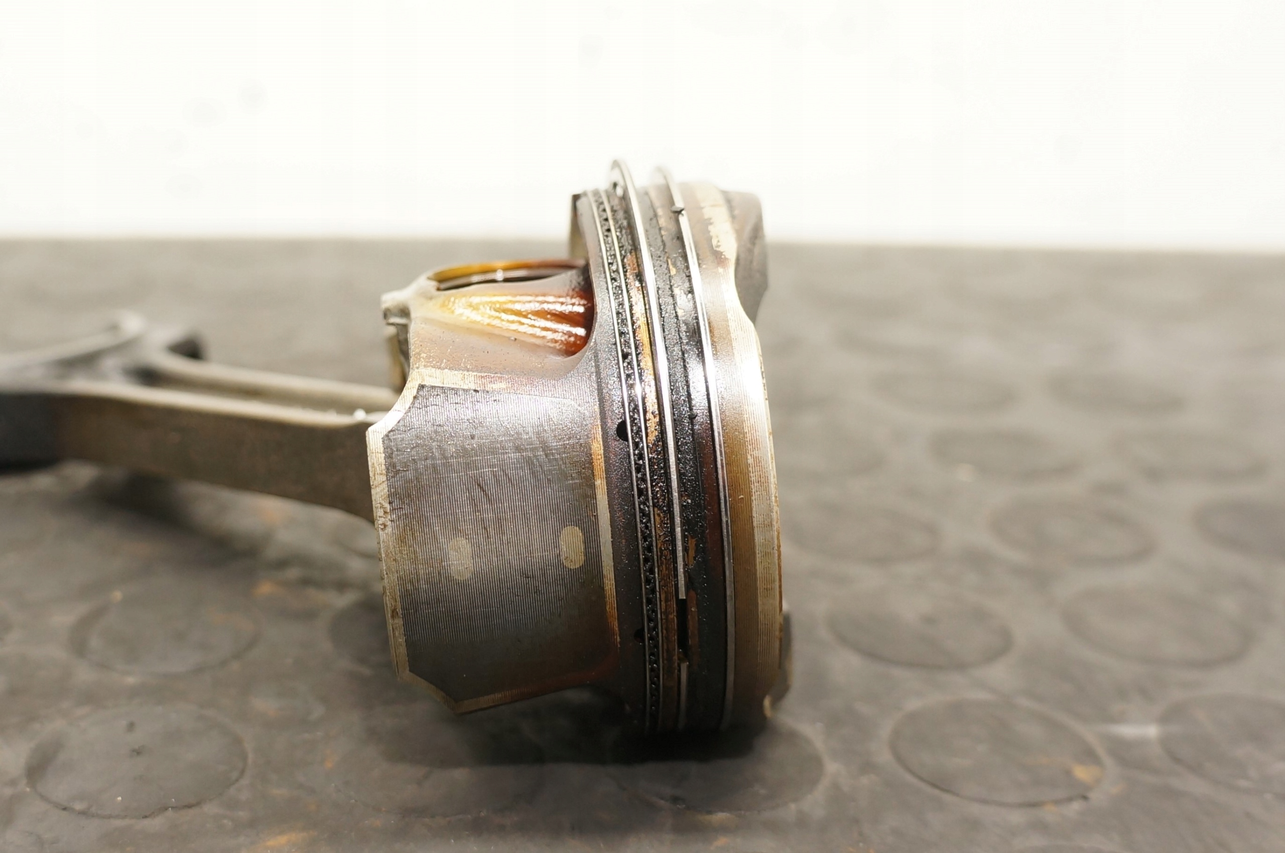 TŁOK FORD FOCUS MK3 1,0 ECOBOOST CM5G-FD