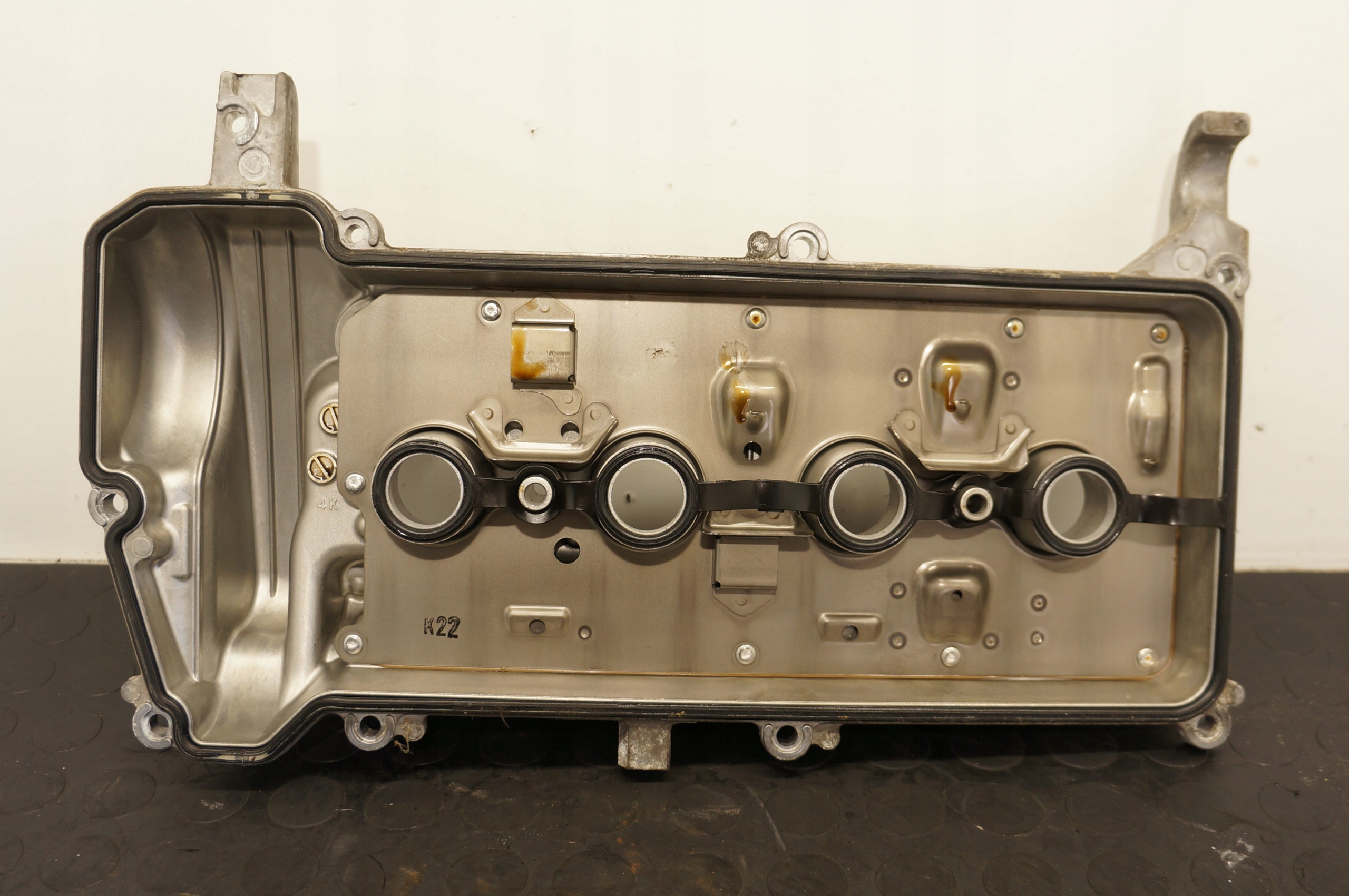 POKRYWA ZAWORÓW TOYOTA YARIS III 1,5 HYBRID 1NZ X1NZ-P92