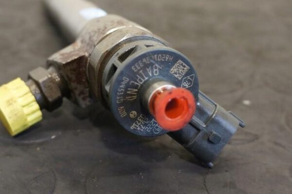 WTRYSK Nissan RENAULT OE H8201636333, 0445110800