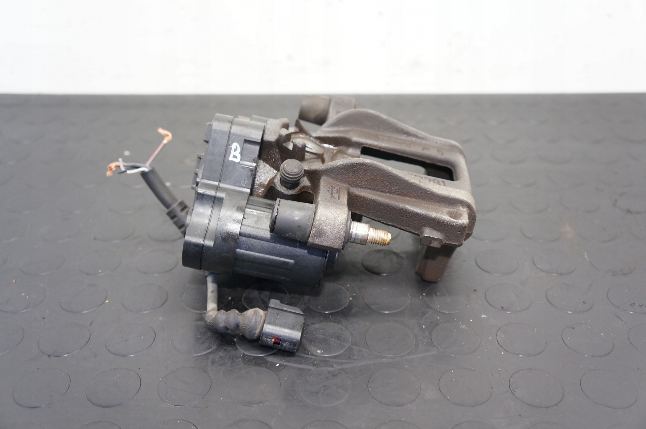 17964793278-6969181694792 ZACISK HAMULCOWY PT SILNICZEK VW GOLF VIII LEON A3 OCTAVIA 5R3615406A