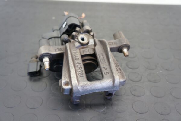 ZACISK HAMULCOWY PT SILNICZEK VW GOLF VIII LEON A3 OCTAVIA 5R3615406A