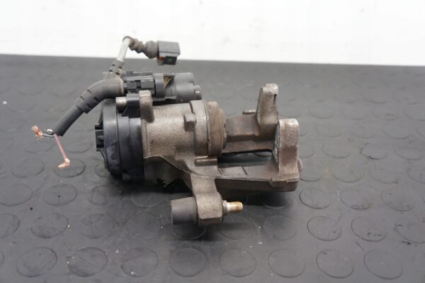 ZACISK HAMULCOWY PT SILNICZEK VW GOLF VIII LEON A3 OCTAVIA 5R3615406A
