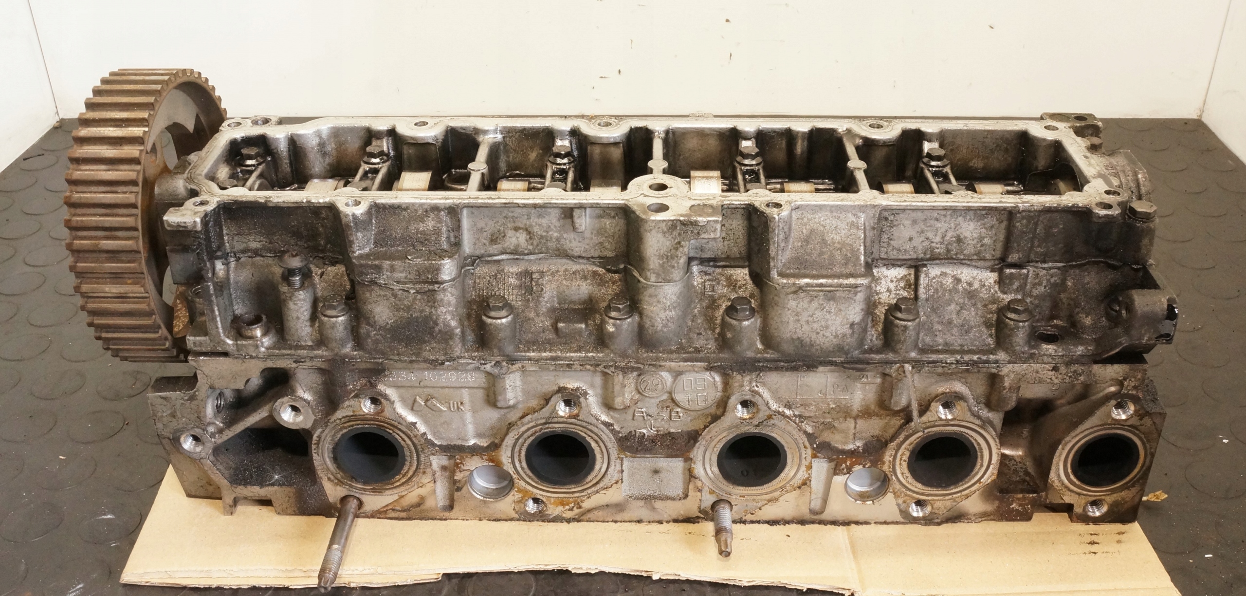 17978223210-696917f411c05 GŁOWICA CITROEN C4 PEUGEOT 208 1,6 E-HDI 9684504780