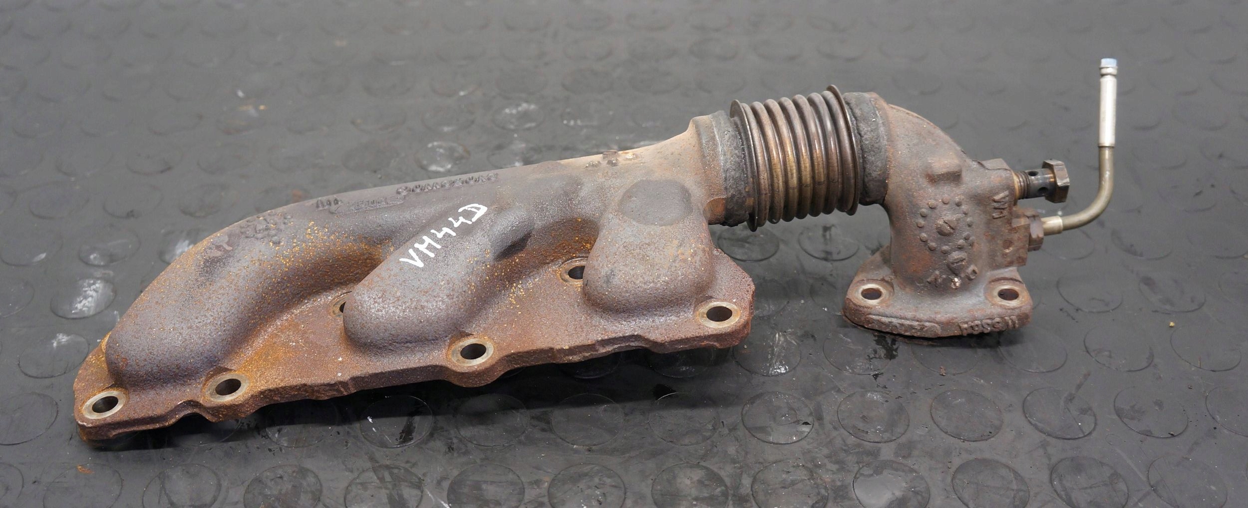 KOLEKTOR WYDECHOWY JEEP GRAND CHEROKEE WK2 3.0 CRDI 21052110G