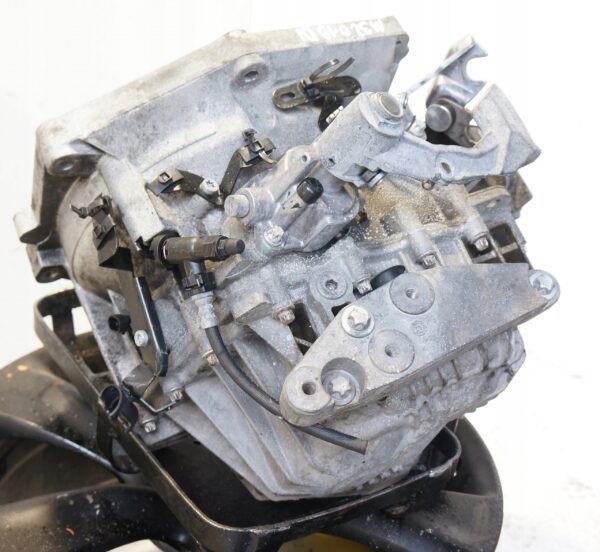 SKRZYNIA BIEGÓW ASTRA H ZAFIRA B 1.9 CDTI M32019D1