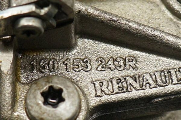 POMPA OLEJU RENAULT TRAFIC OPEL VIVARO 1,6 DCI R9M 150109063R