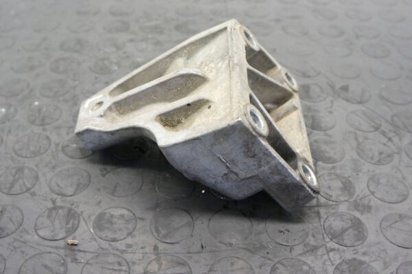 ŁAPA SILNIKA JEEP GRAND CHEROKEE WK2 3.0 CRD 68275989AA