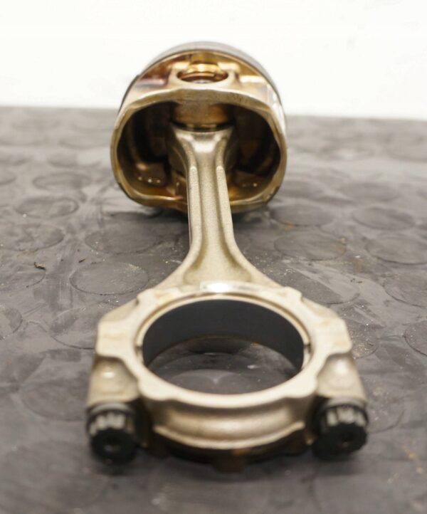 TŁOK Z KORBOWODEM TOYOTA C-HR AURIS COROLLA BENZYNA 1.2 8NR