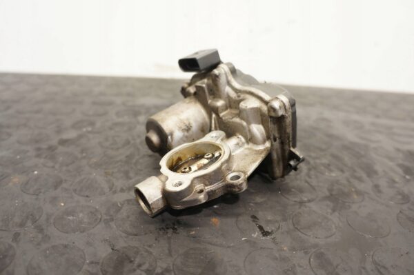 Przepustnica VW POLO SEAT IBIZA SKODA FABIA 1.4 TDI CUS 04B131501D