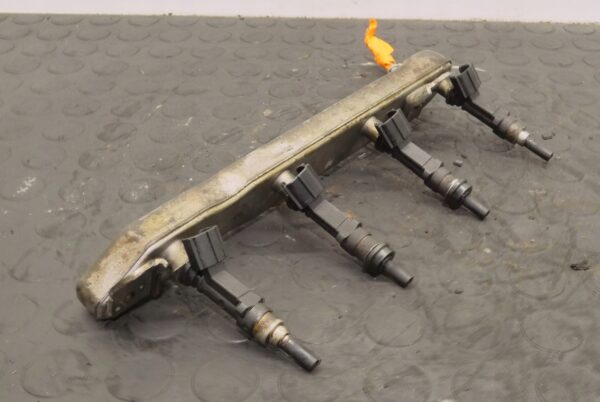 LISTWA WTRYSKOWA TOYOTA AURIS COROLLA IQ YARIS 1.3 1NR 0280158213