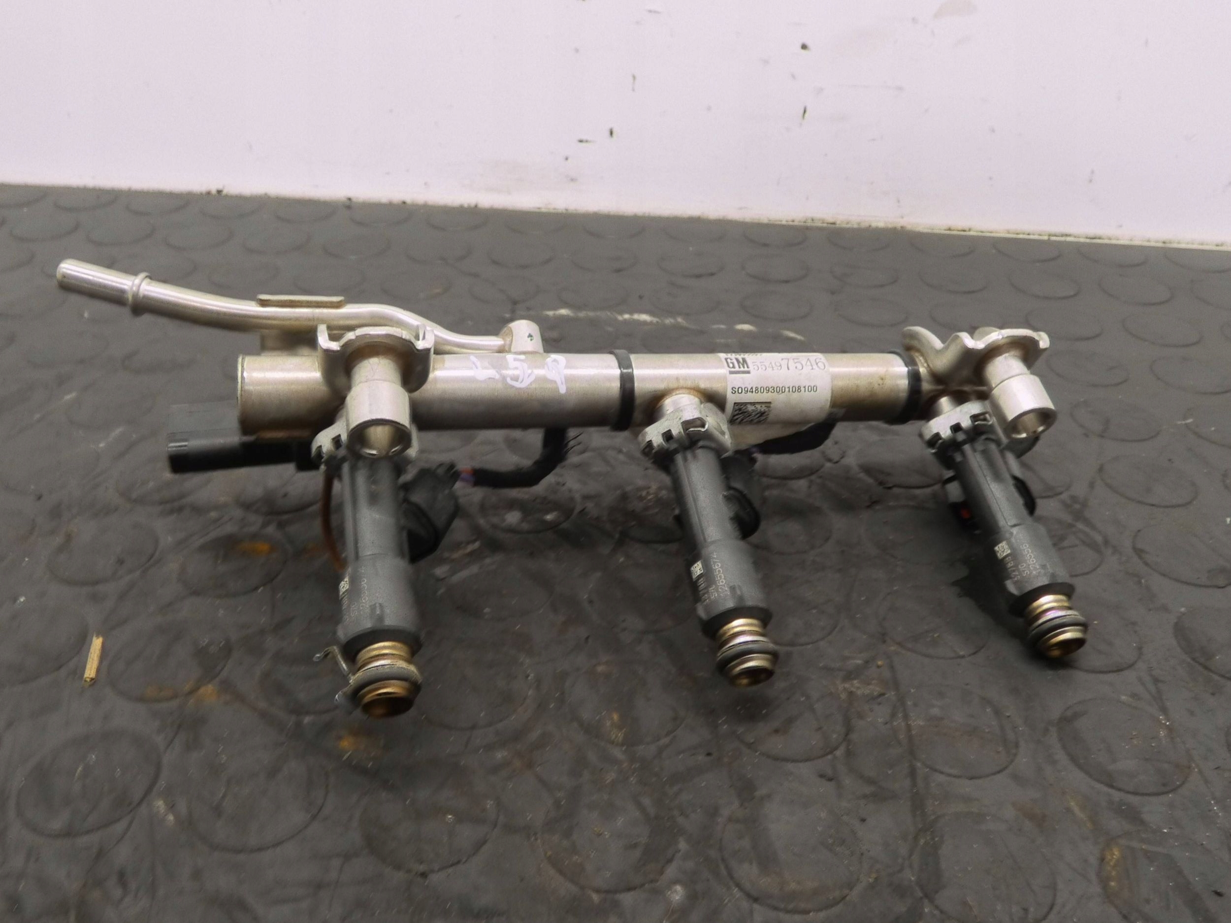 LISTWA WTRYSKOWA OPEL CORSA E VIVA KARL 1,0 12V L5Q 55497546 12655674