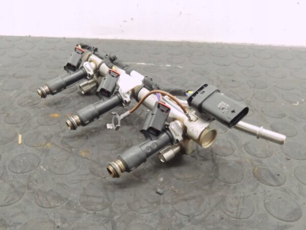 LISTWA WTRYSKOWA OPEL CORSA E VIVA KARL 1,0 12V L5Q 55497546 12655674