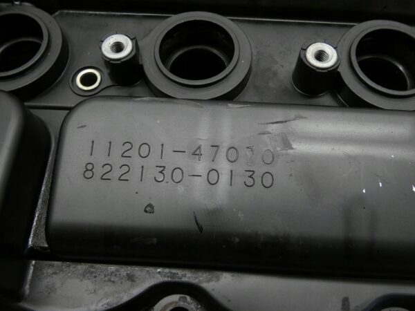 18034584376-6968f41556aac POKRYWA ZAWORÓW TOYOTA AURIS COROLLA IQ YARIS 1,3 1NR 11201-47070