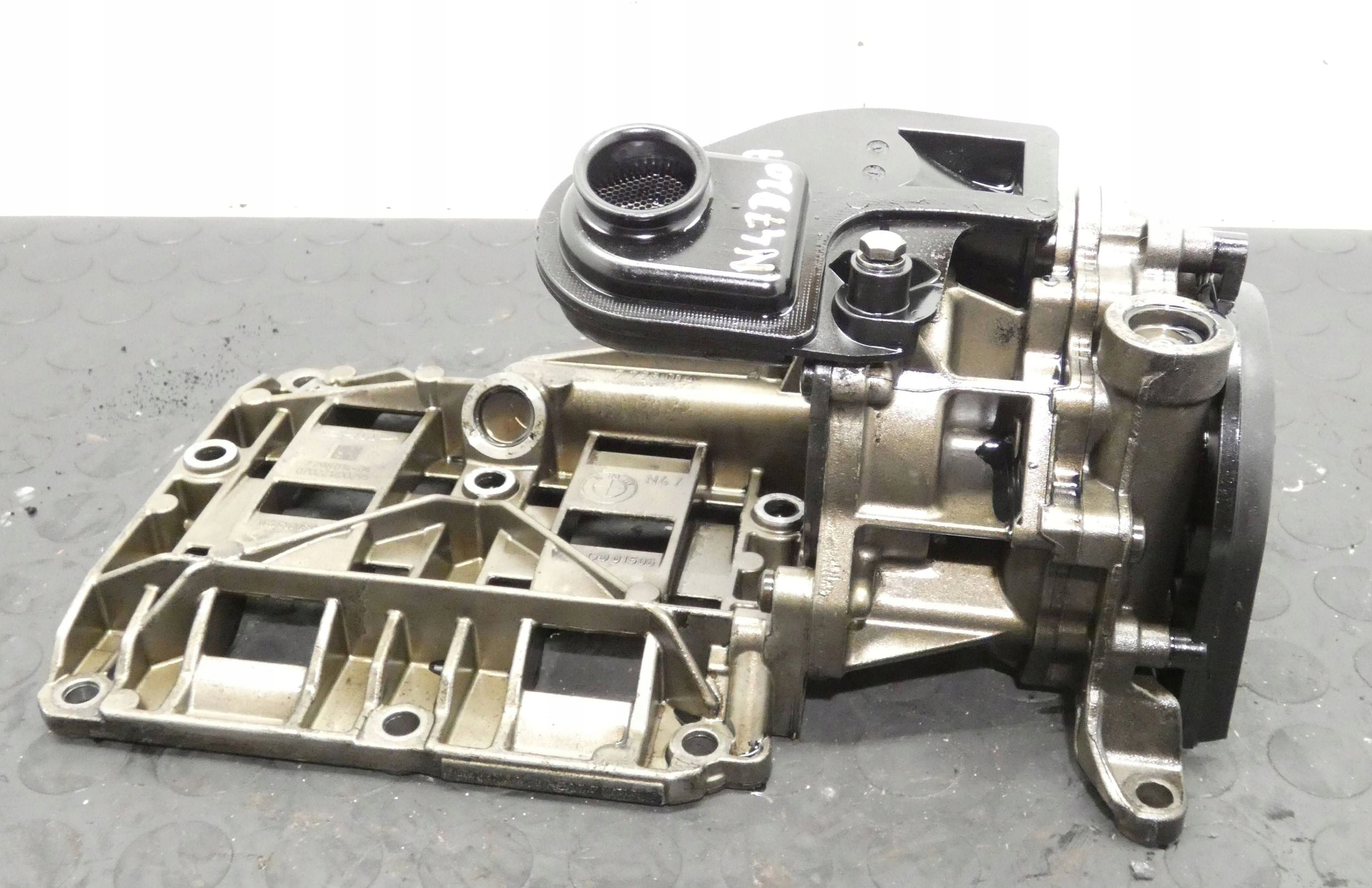 POMPA OLEJU BMW 1 E87 3 E90 E92 5 E60 E61 X3 E83 2.0D N47 7798014
