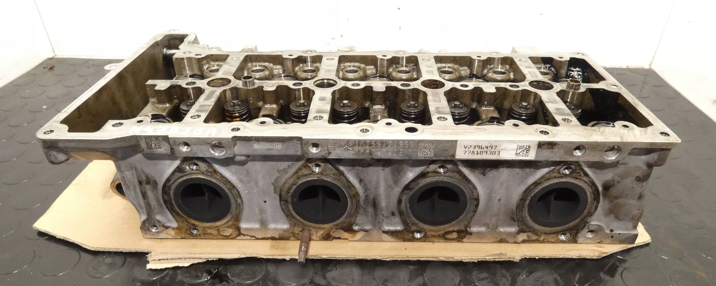 GŁOWICA BMW 1 E87 3 E90 E92 5 E60 E61 X3 E83 2.0D N47 7797678