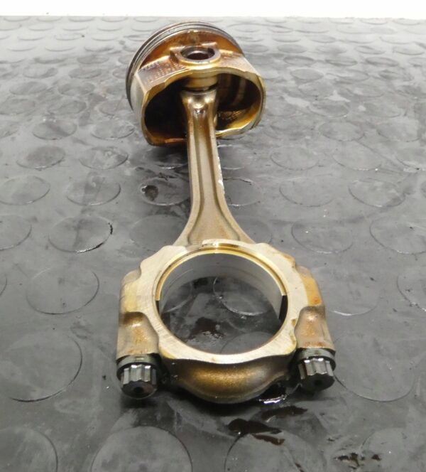 TŁOK Z KORBOWODEM TOYOTA AURIS COROLLA IQ YARIS 1,3 1NR 47020