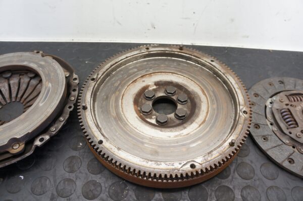 SPRZĘGŁO SZTYWNE VW GOLF TIGUAN A3 1,6 TDI 03L141032A