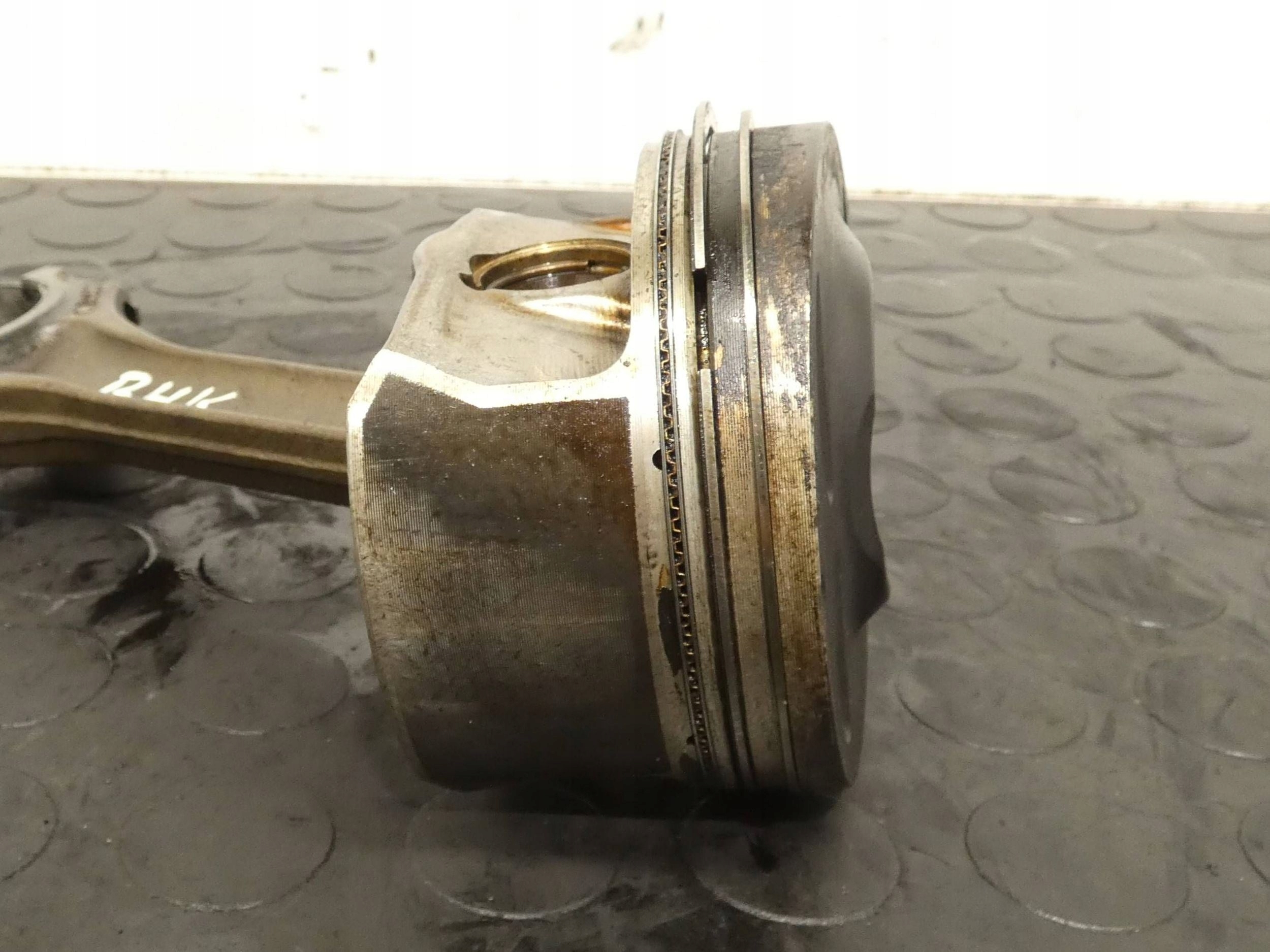 TŁOK AUDI Q7 PORSCHE CAYENNE VW TOUAREG 3.6 FSI 89L75