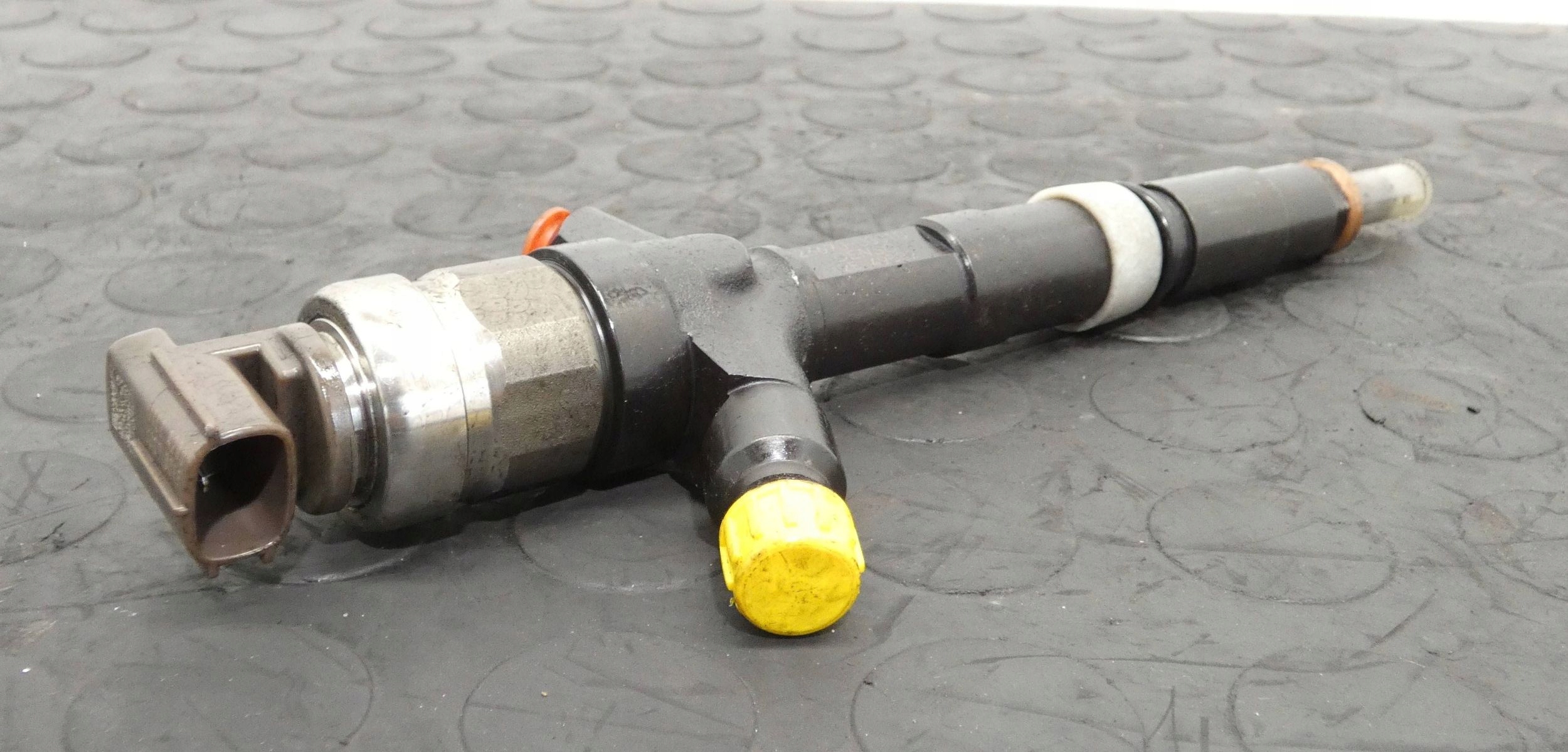 WTRYSKIWACZ WTRYSK TOYOTA AVENSIS RAV-4 2.2 D4D 23670-0G010