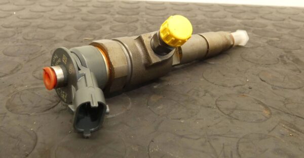 WTRYSKIWACZ WTRYSK CITROEN C4 PEUGEOT 208 1,6 E-HDI 0445110566