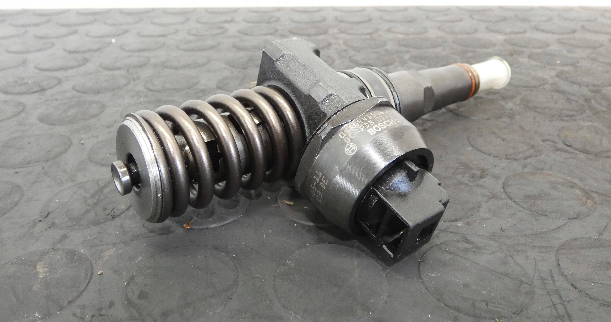 POMPOWTRYSK VW GOLF PASSAT A3 8L A4 B6 BORA 1,9 TDI 0986441506