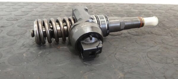 POMPOWTRYSK VW GOLF PASSAT A3 8L A4 B6 BORA 1,9 TDI 0986441506