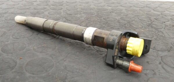 Wtryskiwacz WTRYSK Volkswagen Transporter Caravelle T5 03L130277C