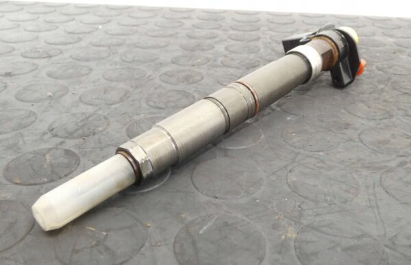 Wtryskiwacz WTRYSK Volkswagen Transporter Caravelle T5 03L130277C