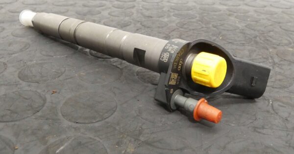 WTRYSKIWACZ WTRYSK AUDI A4 B8 A5 A6 C6 Q5 Q7 VW TOUAREG 3.0 TDI 0445116015