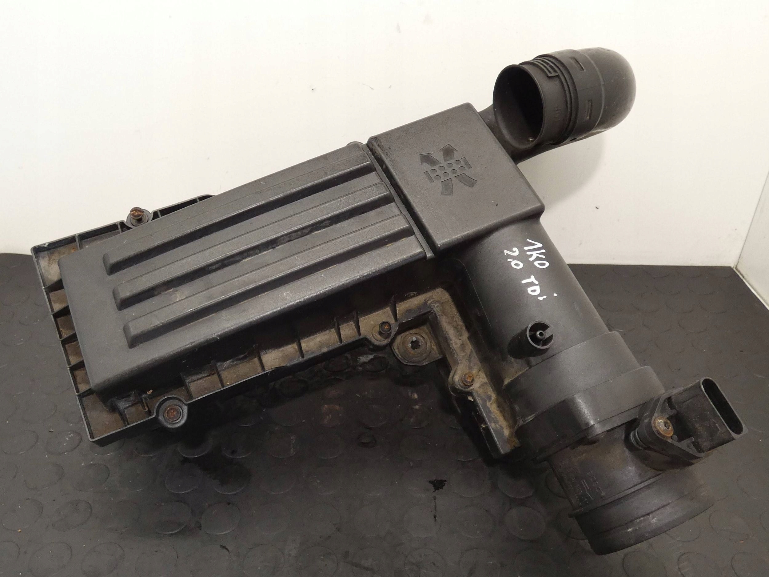 OBUDOWA FILTRA POWIETRZA VW CADDY PASSAT GOLF SKODA 2,0 TDI 3C0129607AQ