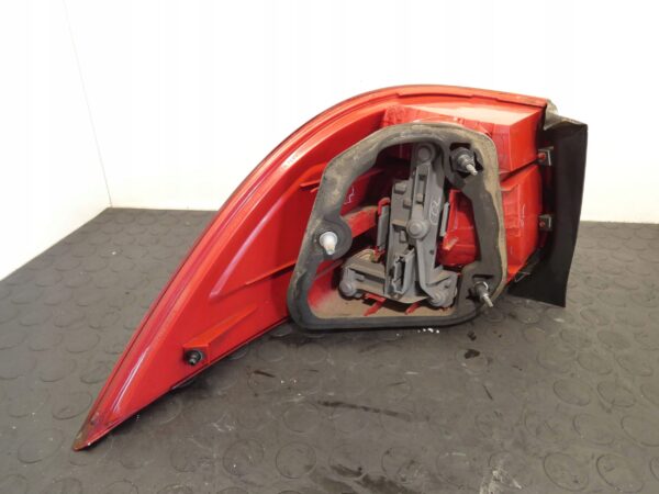 LAMPA PRAWY TYŁ VW GOLF V KOMBI 1K9945096A