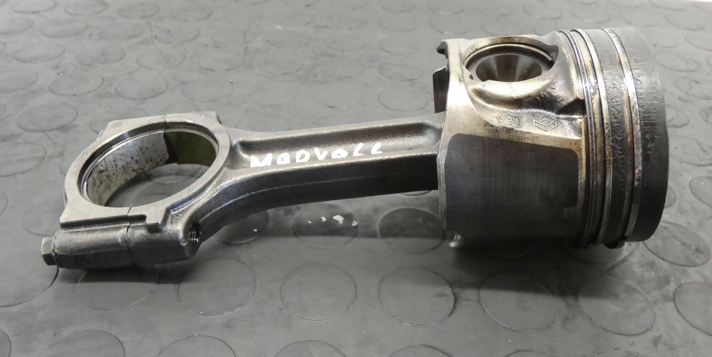 TŁOK Z KORBOWODEM NISSAN QASHQAI X-TRAIL RENAULT TRAFIC 2.0 DCI 10653