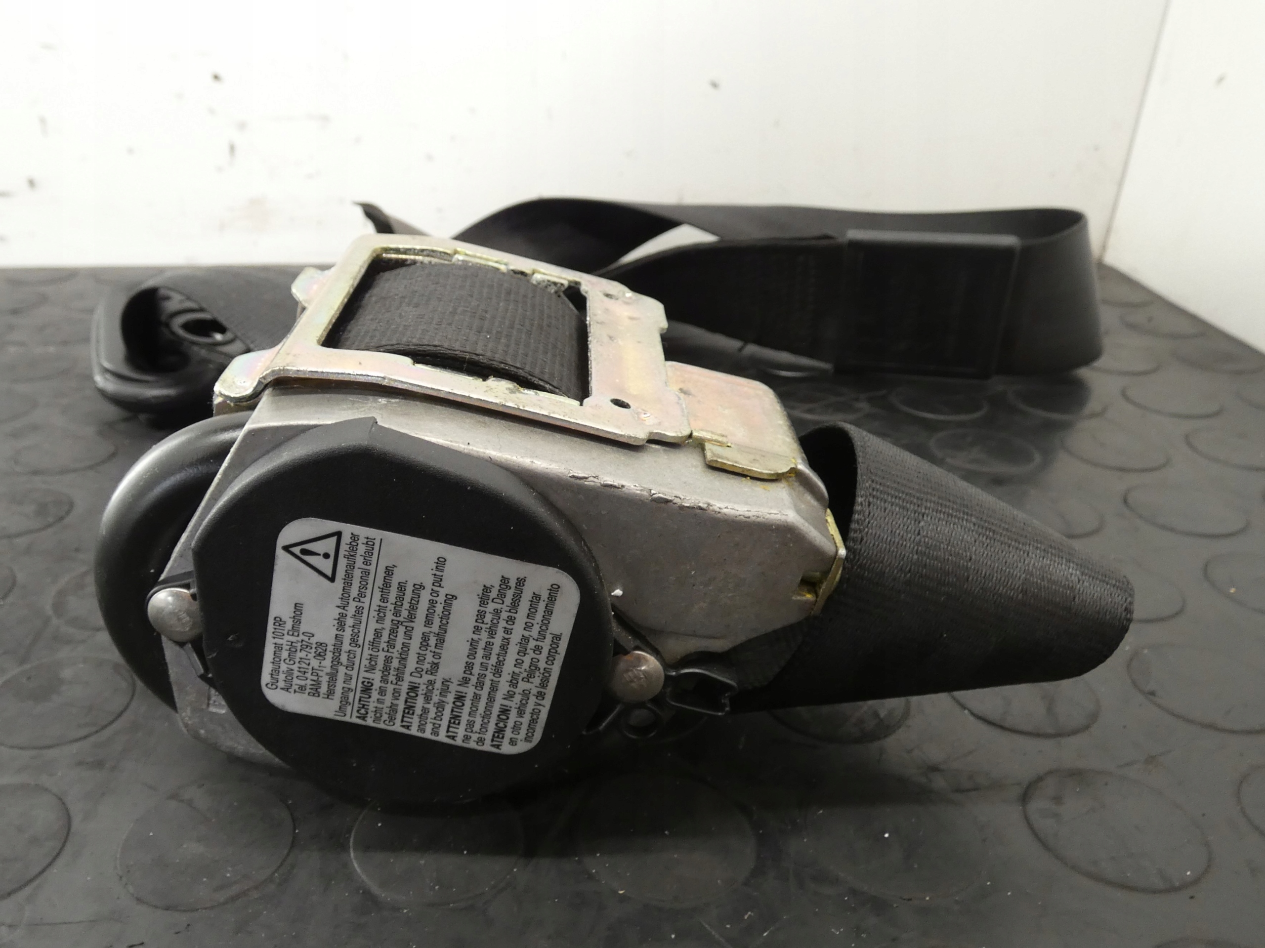 PAS BEZPIECZEŃSTWA LEWY PRZÓD AUDI A8 D3 601782700