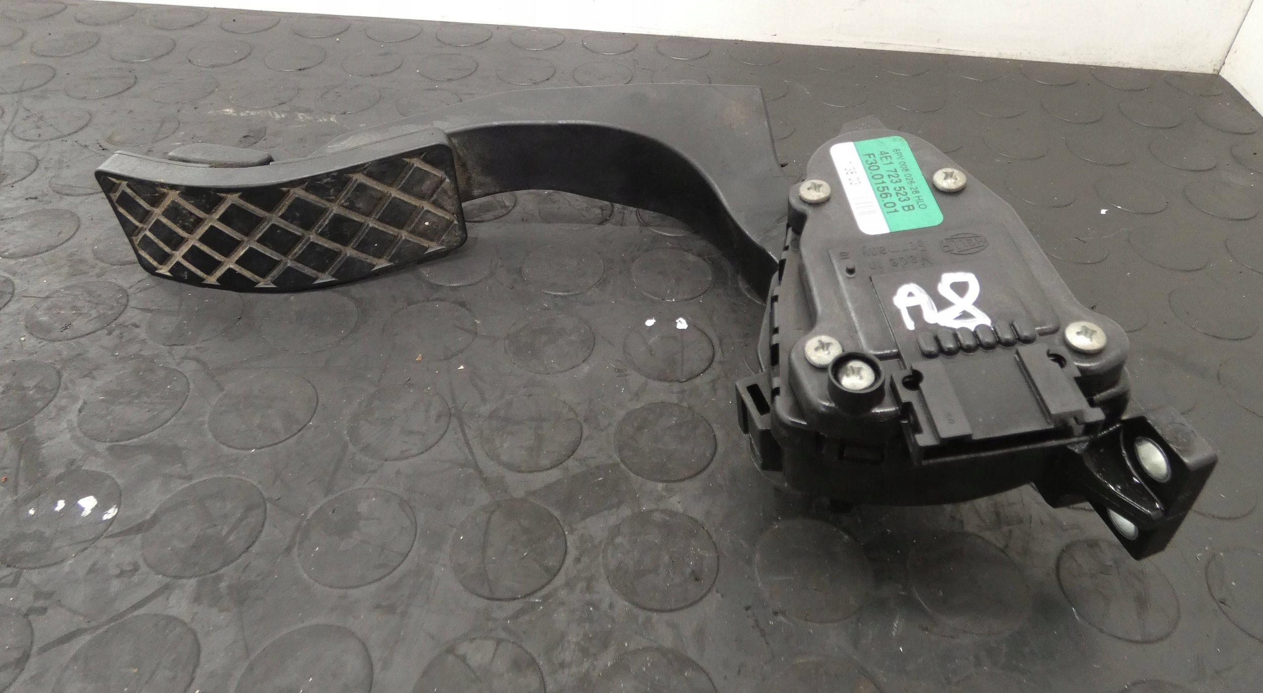 Pedał gazu Audi A8 S8 D3 4.2 V8 4E 4E1723523B