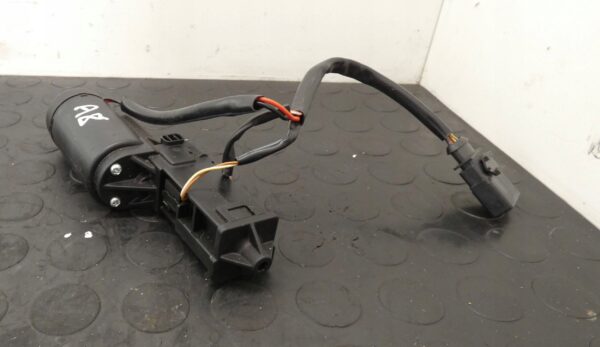 Zamek klapy bagażnika Audi A8 S8 D3 4E 4E0827383D