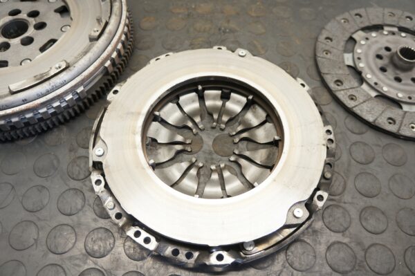 SPRZĘGŁO KOŁO DWUMASOWE RENAULT MEGANE IV TALISMAN CLIO 1,5 DCI 302054477R