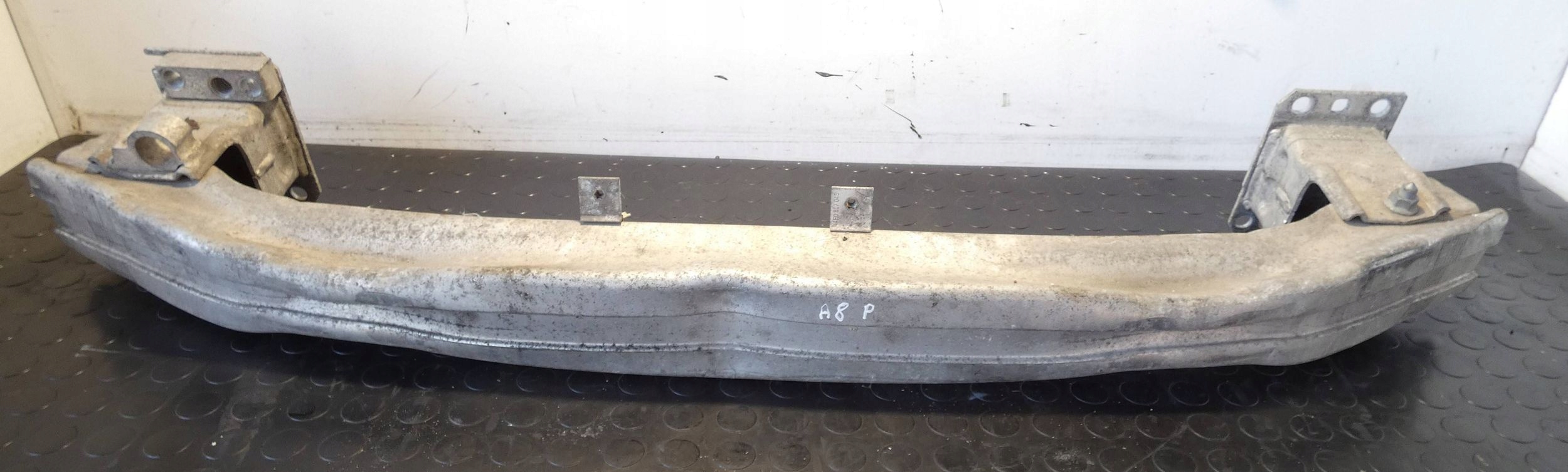 BELKA PRZÓD Audi A8 S8 D3 4E 4E0807111A