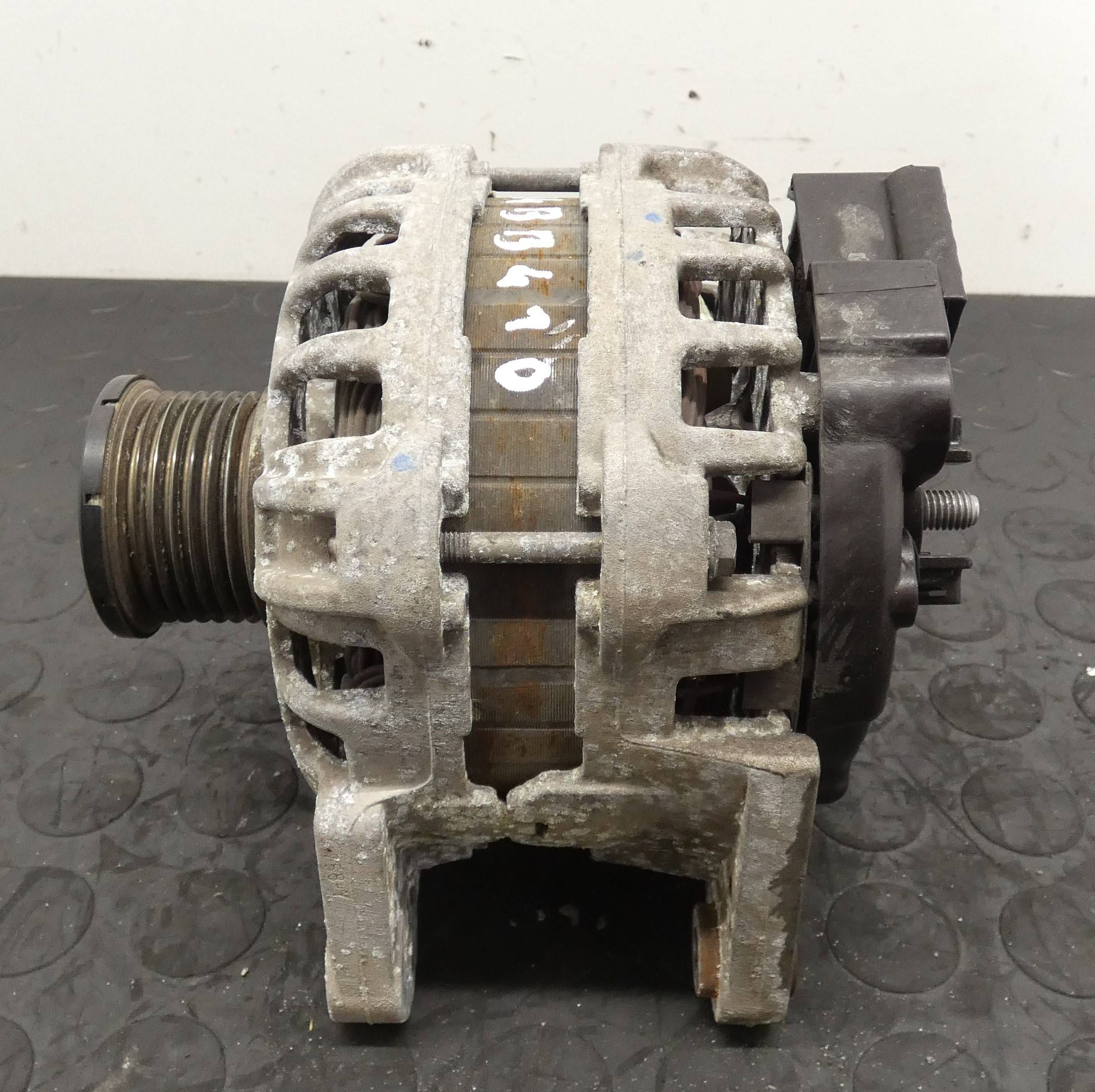 Alternator DACIA SANDERO LOGAN RENAULT CLIO 0.9 TCE 231002854R