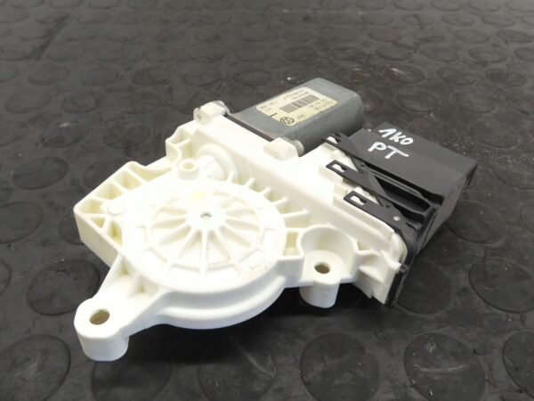 18101049764-6968eac05380a SILNICZEK SZYBY PRAWY TYŁ VW TIGUAN GOLF V JETTA PASSAT 1K0959704P